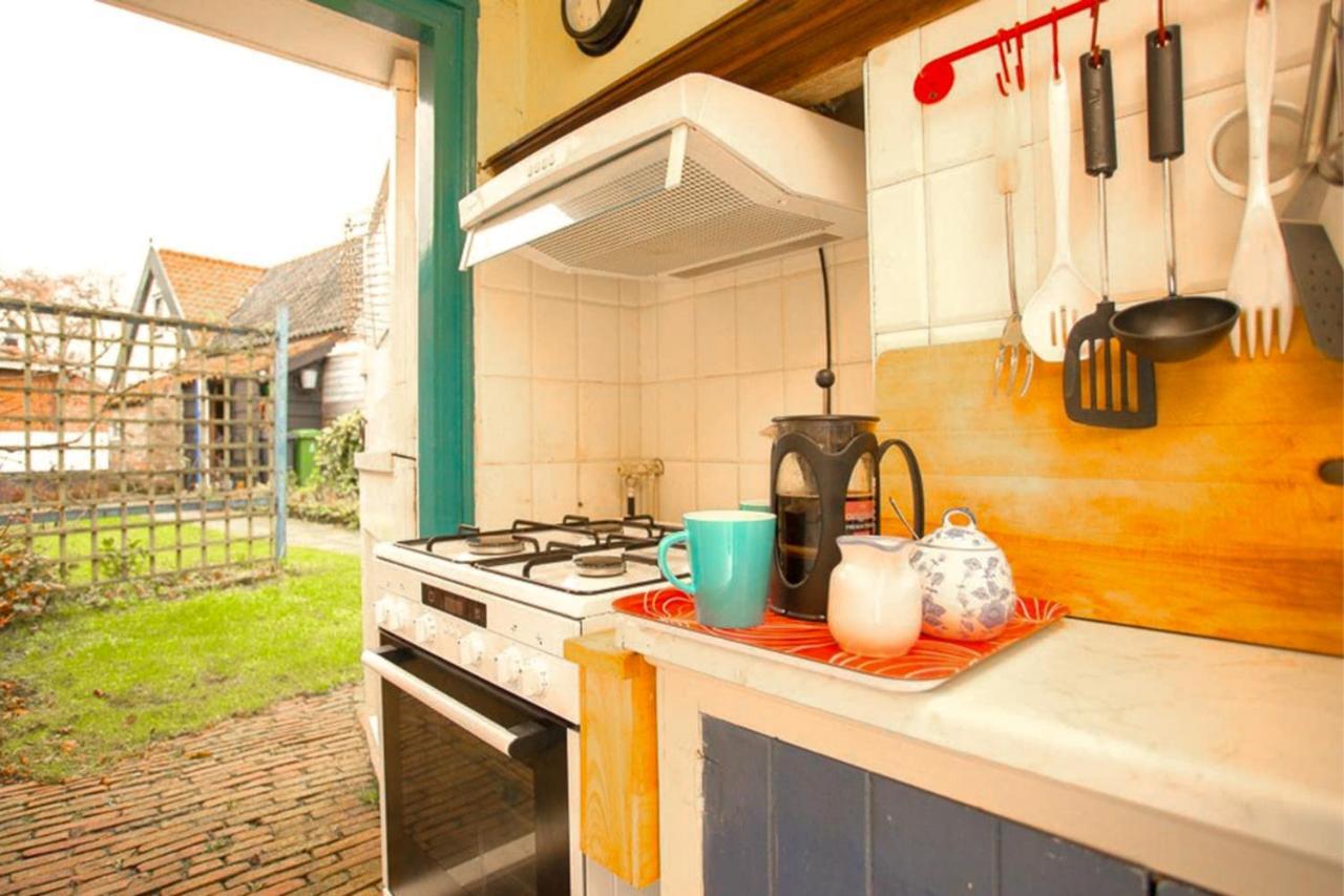 Rustic Retreat: Fireplace, Bbq, + Forest Access Burgh-Haamstede Zewnętrze zdjęcie